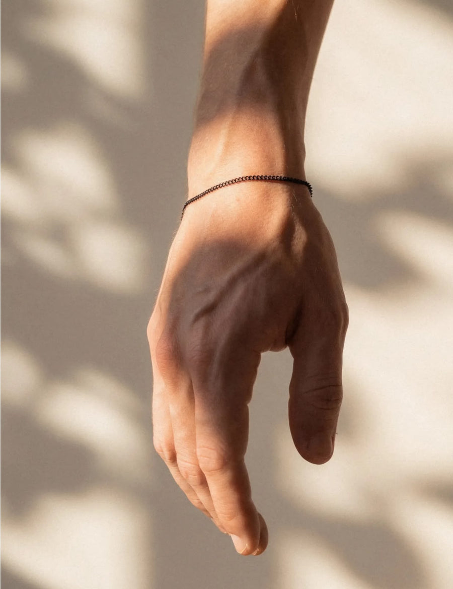 Minimal Chain Bracelet — Black