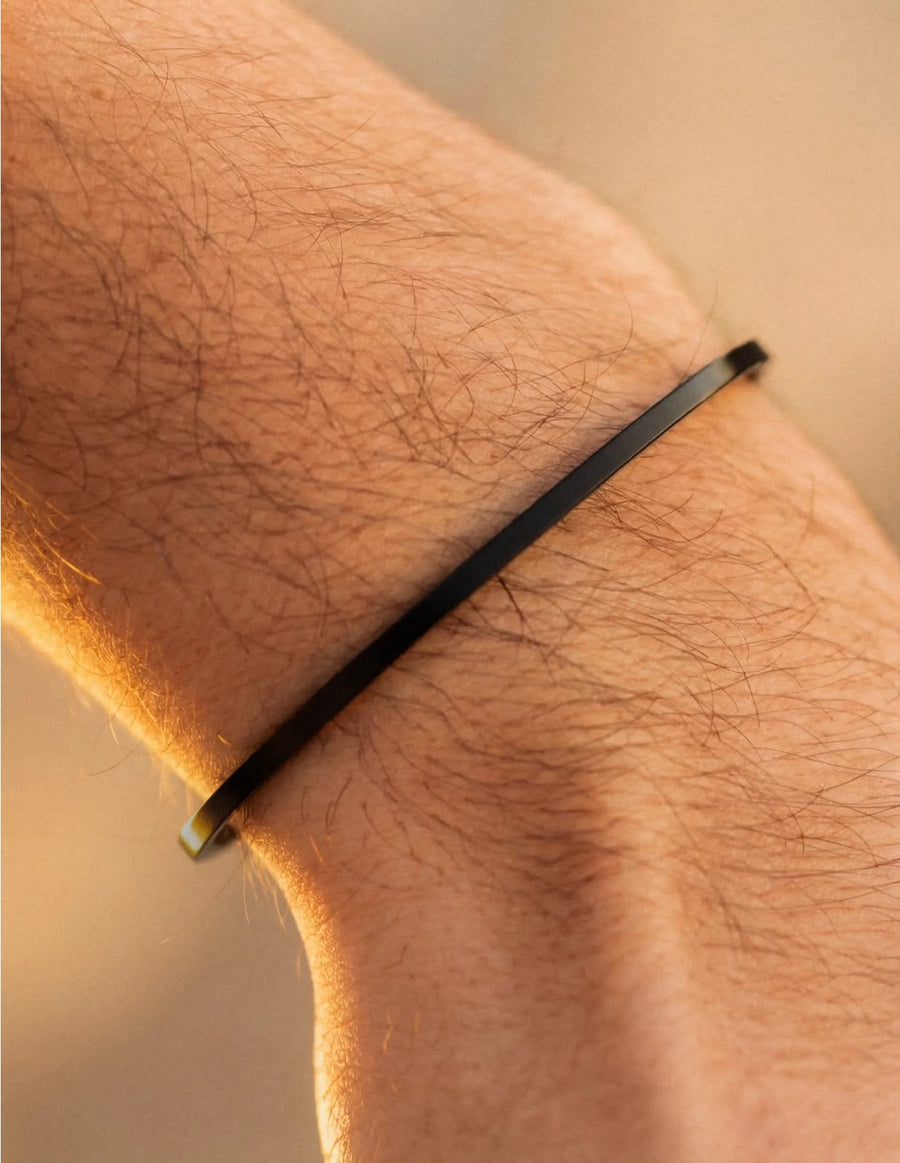 Stackable One-Size Cuff — Black