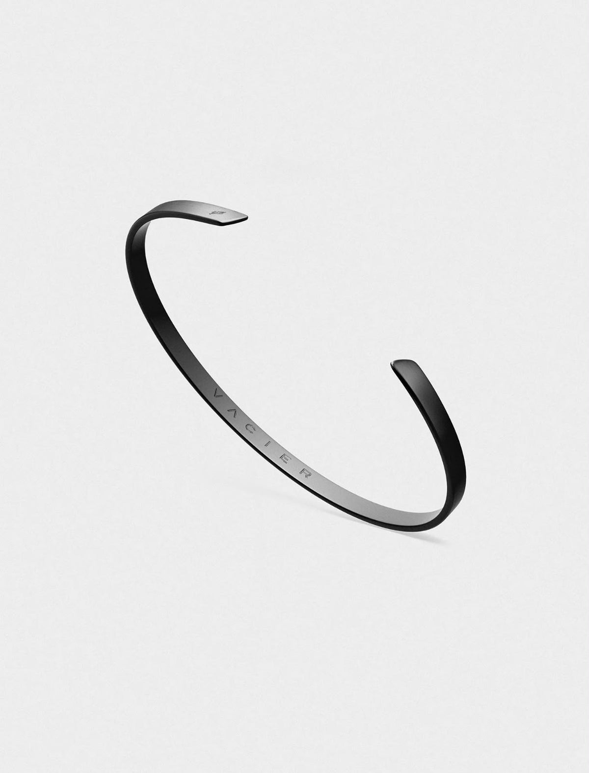 Minimal One-Size Cuff — Black