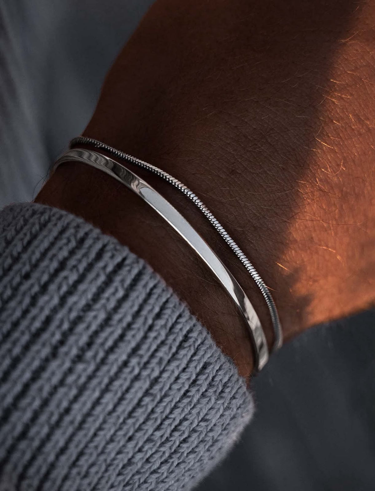 Minimal One-Size Cuff — Steel
