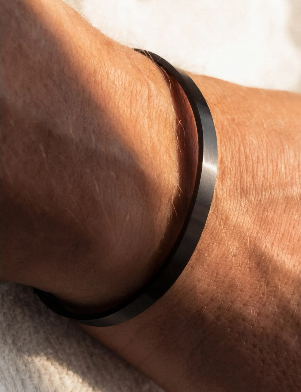 One-Size Cuff — Black