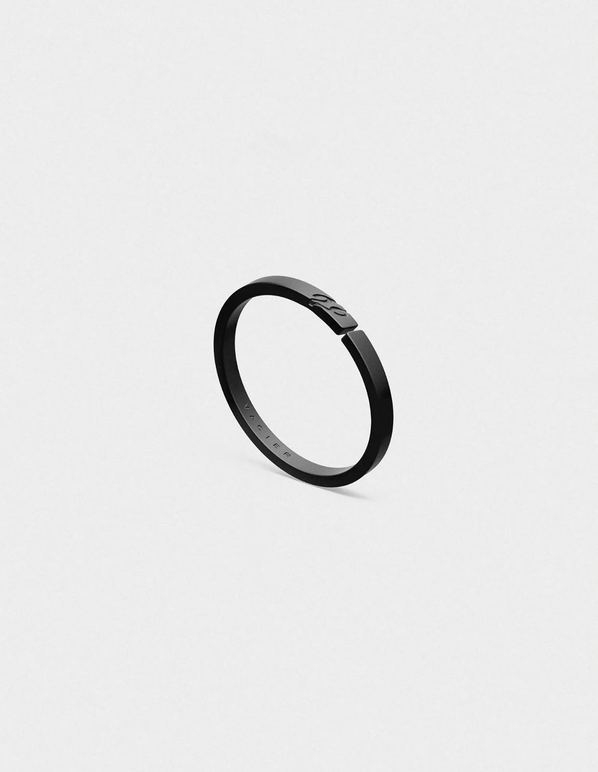 Stackable One-Size Ring — Black