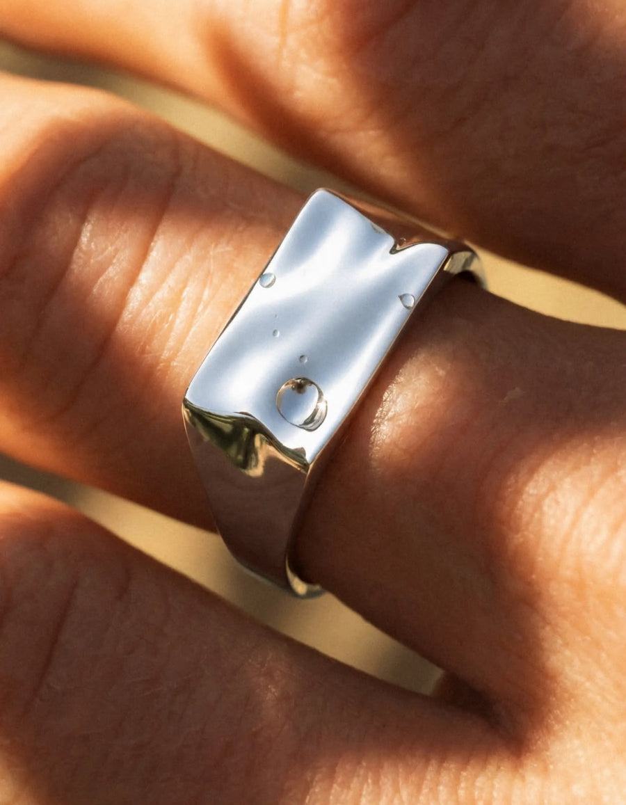 Ripple Signet Ring in Silver