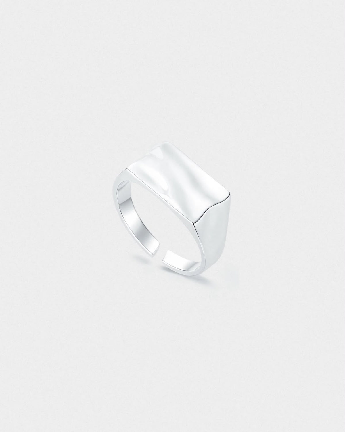 Ripple Signet Ring in Silver