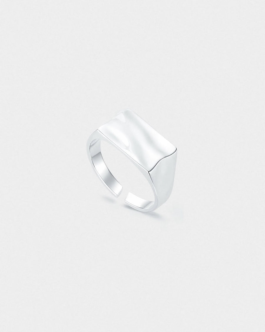 Ripple Signet Ring in Silver