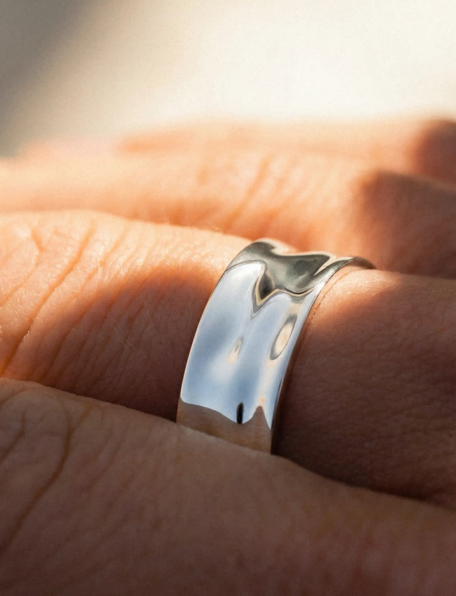 Exclusive One-Size Ring in Silver