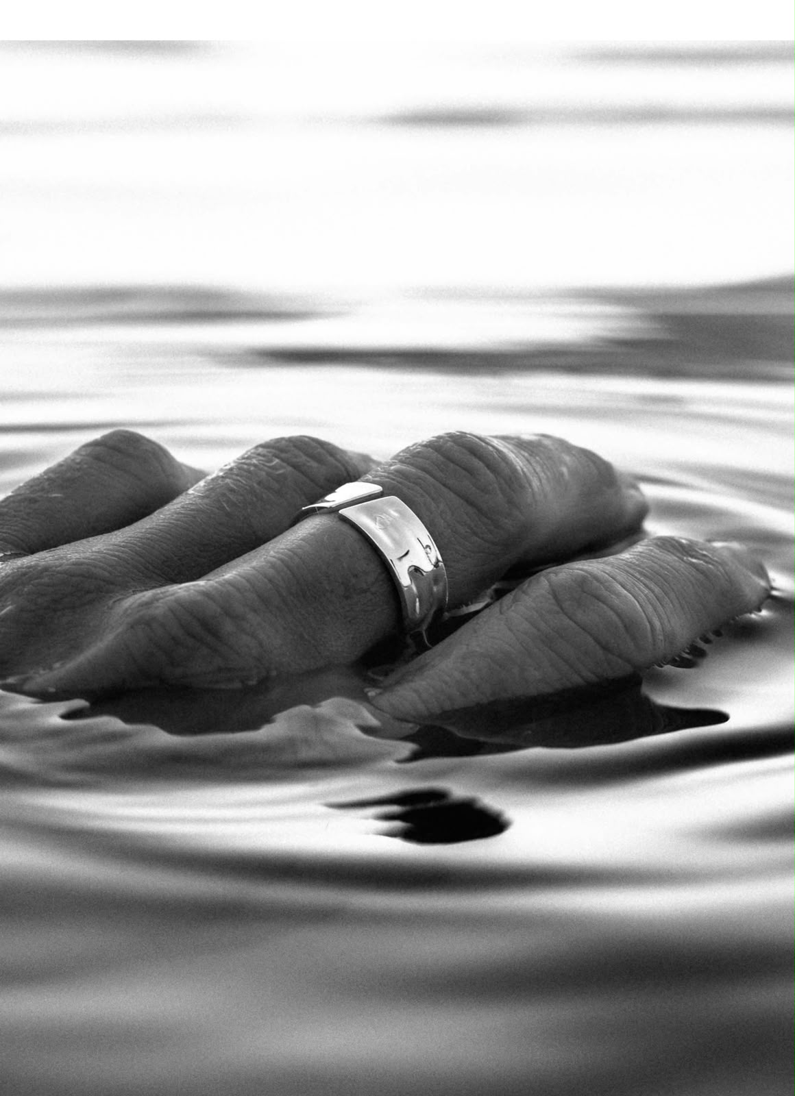 Exclusive One-Size Ring in Silver