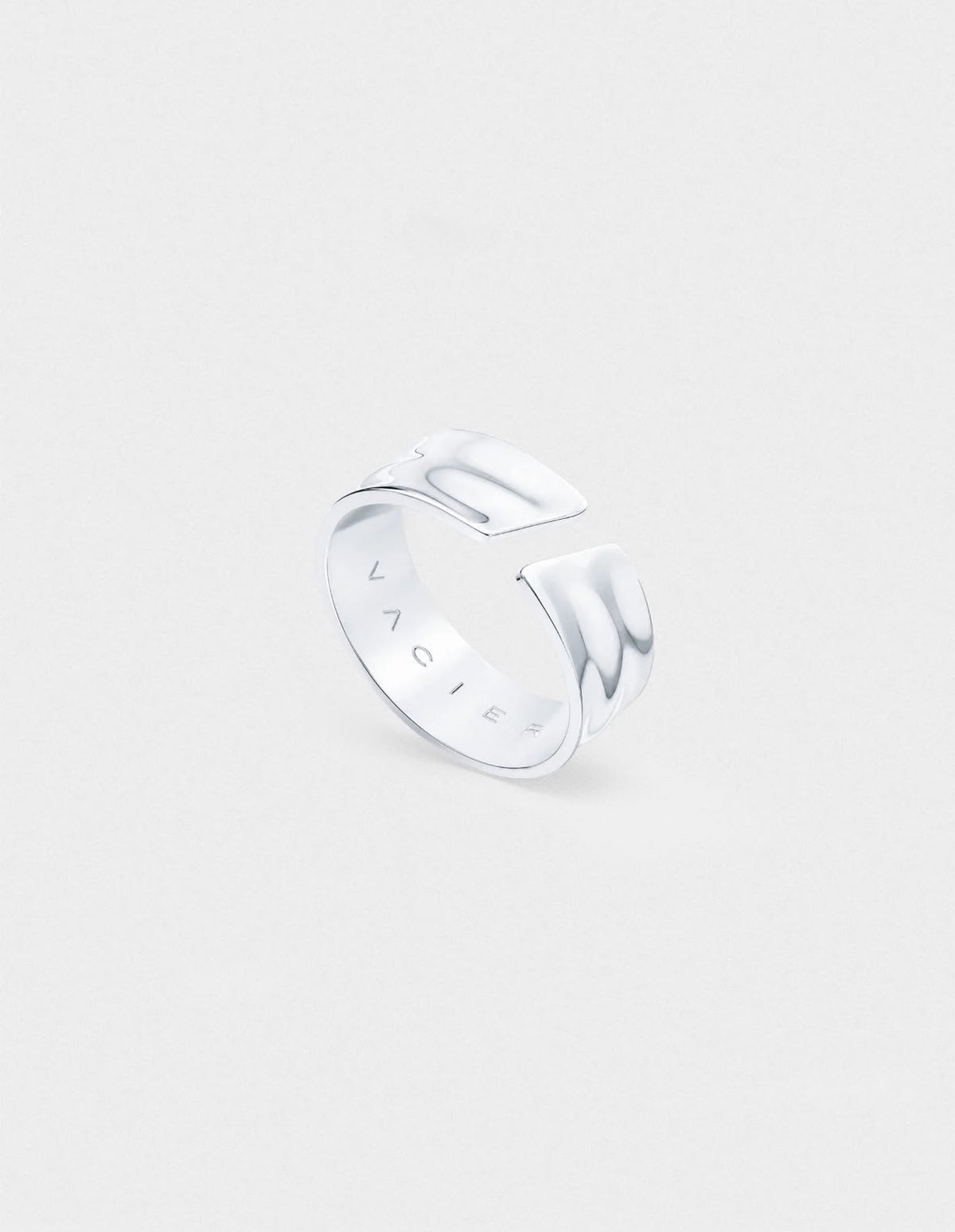 Exclusive One-Size Ring in Silver
